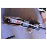 SHAINN FU CO. 4K LB HYDRAULIC FLOOR JACK