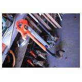 BLACK AND DECKER CORDLESS WEED WACKER W/ CHARGER