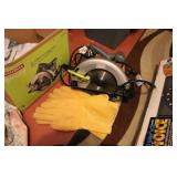 CRAFTSMAN EVOLV 7 1/4" CIRCULAR SAW & GLOVES