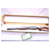 REMINGTON 572 FIELDMASTER 22LR S E M I AUTO (NIB)
