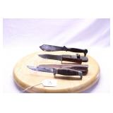 THREE UNMARKED FIXED BLADE KNIVES