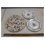 TWO WEDGEWOOD PLATES & VILLEROY & BOSCH PLATE