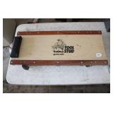 TOOL STUD WHITE SIDE CREEPER