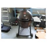 CHARGRILLER AKORN GRILL