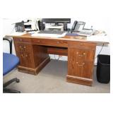 DESK & CHAIR (CONTENTS NOT INCLU.) 66" X 30" X 30"