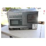 FRIGIDAIRE 1000 WATT MICROWAVE