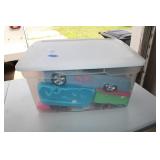 TOTE OF BRATZ DOLLS & ASSORTED ACCESSORIES