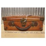 VINTAGE SUITCASE