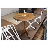 ROUND LAMP TABLE