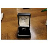 14K RING W/ 1980 ENGRAVED 3.8G