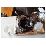 FLAT OF ASSORTED KITCHEN ITEMS