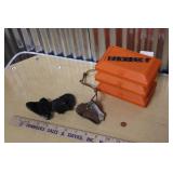 COMPOUND BOW BROADHEADS & FINGER TABS