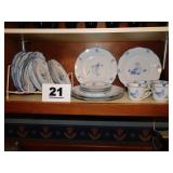 MISC SET OF DINNERWARE