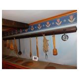 6FT LONG KITCHEN UTENSIL DISPLAY WITH ITEMS 6FT LONG KITCHEN UTENSIL DISPLAY WITH ITEMS