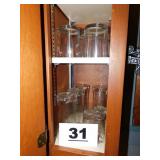 SMALL LOT OF GLASSWARE SMALL LOT OF GLASSWARE