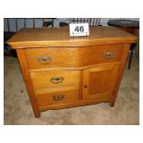 TYPICAL PANELED SIDE OAK WASHSTAND TYPICAL PANELED SIDE OAK WASHSTAND