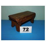 NIFTY SMALL WOODEN BENCH