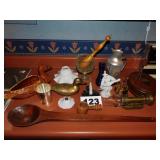 MISC LOT OF DECORATIVE ITEMS MISC LOT OF DECORATIVE ITEMS