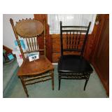 (2) WOODEN CHAIRS (2) WOODEN CHAIRS