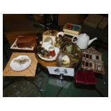 DECORATIVE LOT DECORATIVE LOT