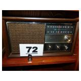 RCA VICTOR TABLETOP RADIO RCA VICTOR TABLETOP RADIO