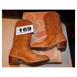 SLIGHTLY WORN PAIR SZ 7 DINGO BOOTS SLIGHTLY WORN PAIR SZ 7 DINGO BOOTS