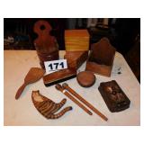 WOODEN DECORATIVE LOT