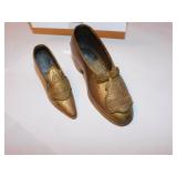 (2) JOHNSON BRONZE SHOES (2) JOHNSON BRONZE SHOES