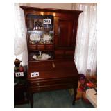 BEAUTIFUL 2 PC CHERRY PLANTATION DESK W/GALLERY