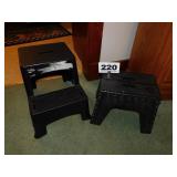 (2) PLASTIC STOOLS (2) PLASTIC STOOLS