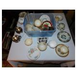 LOT OF DECORATIVE ITEMS LOT OF DECORATIVE ITEMS