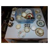 LOT OF DECORATIVE ITEMS