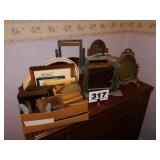 LOT OF PICTURE FRAMES LOT OF PICTURE FRAMES