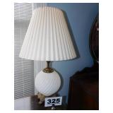 FENTON VASE LAMP, GLASS IS CHIPPED ON BOTTOM FENTON VASE LAMP, GLASS IS CHIPPED ON BOTTOM