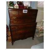 NICE 8 DRAWER QUEEN ANNE CHEST OF DRAWERS