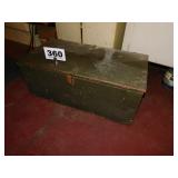WOODEN MILITARY FOOT LOCKER WOODEN MILITARY FOOT LOCKER
