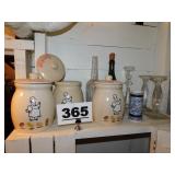 COOKIE JARS & MORE COOKIE JARS & MORE