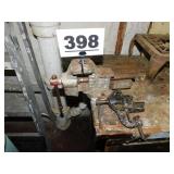 (2) BENCH VISES (2) BENCH VISES