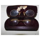 (2) OLD PAIRS OF READING GLASSES (2) OLD PAIRS OF READING GLASSES