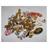 LOT OF MISC COSTUME JEWELRY