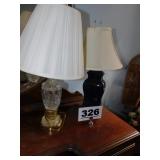 (2) LAMPS (2) LAMPS