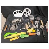 Mixed Lot Kitchen Utensils & Flatware