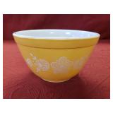 Pyrex 401 Butterfly Gold Mixing Bowl 1972-81