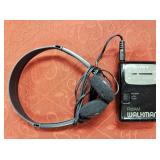 Sony AM/FM Walkman Model SRF-90 w Headphones