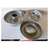 (3) Decorative Bundt Pans