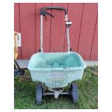Scotts Deluxe Edgeguard Broadcast Spreader