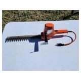 Black & Decker Utility Shrub & Hedge Trimmer