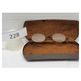 Very Small Antique Eyeglasses Metal Clamshell Case