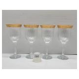 Set of 4 Wine Glasses With Decorative Gold Rim