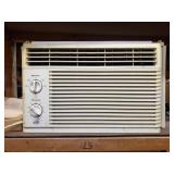 Small Hamilton Bay Air Conditioner - WORKS